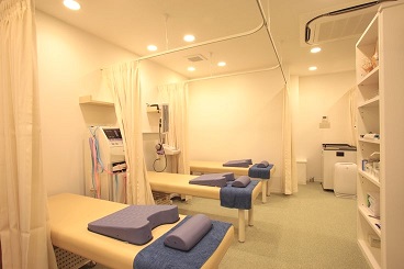iCure鍼灸接骨院　阿波座：院内2